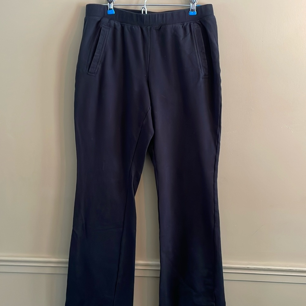 Black bootcut active wear pants. Size XS
